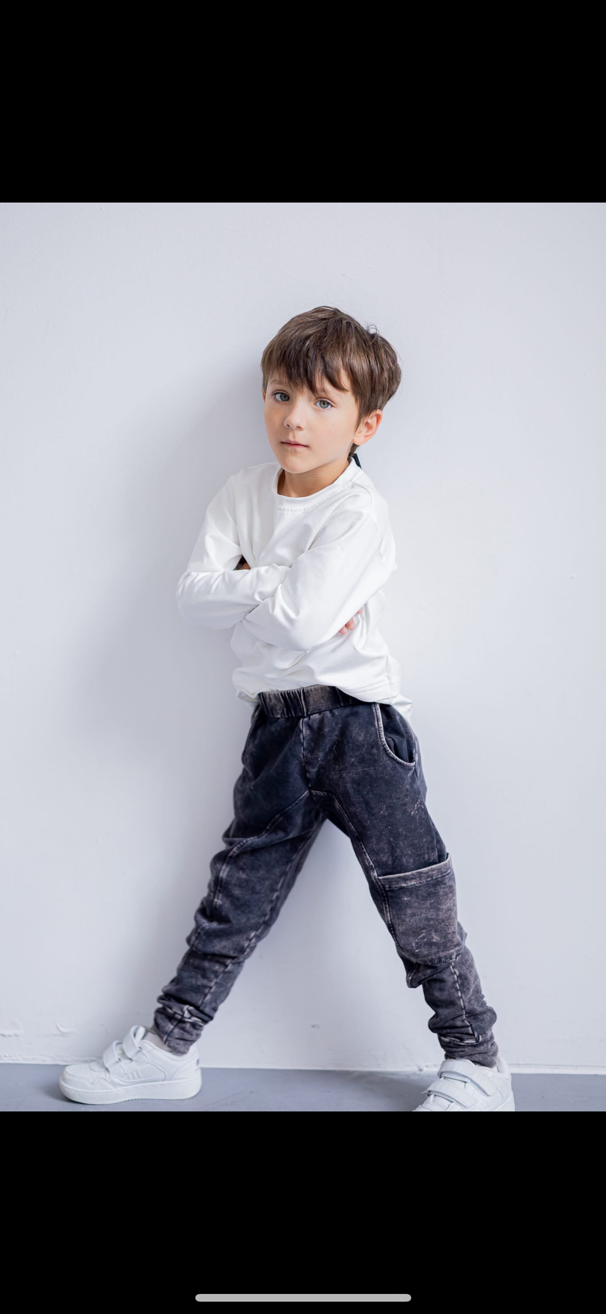 Spodnie Joggery Dekatyzowane Jeans Black - NUNU - obrazek 2