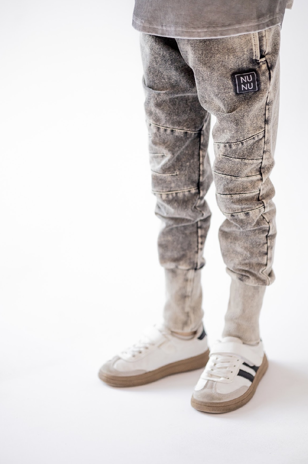 Spodnie Dekatyzowane Joggery Jeans Black - NUNU - obrazek 2